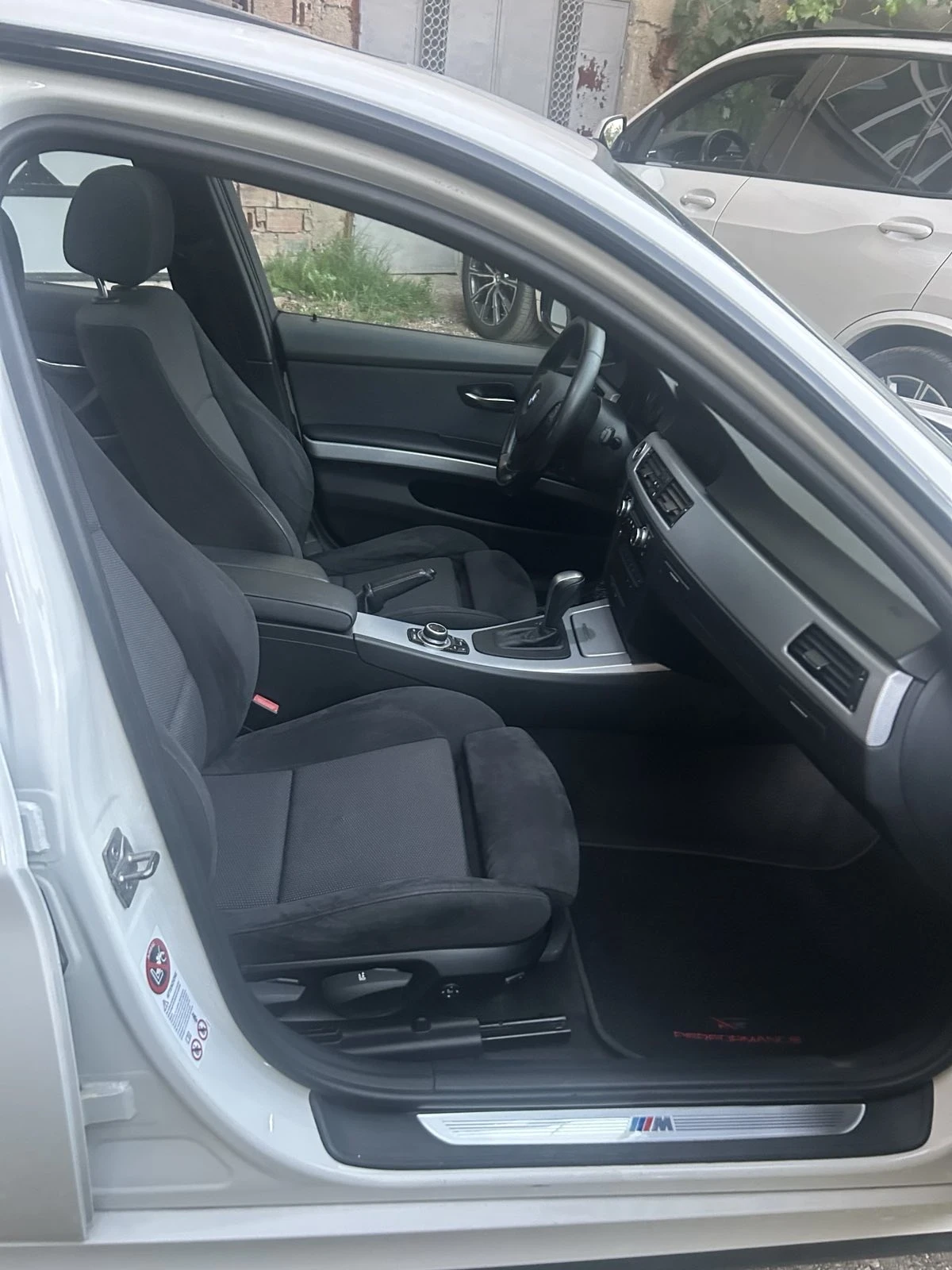BMW 320 2.0D XDrive Mpack, снимка 8 - Автомобили и джипове - 55549642