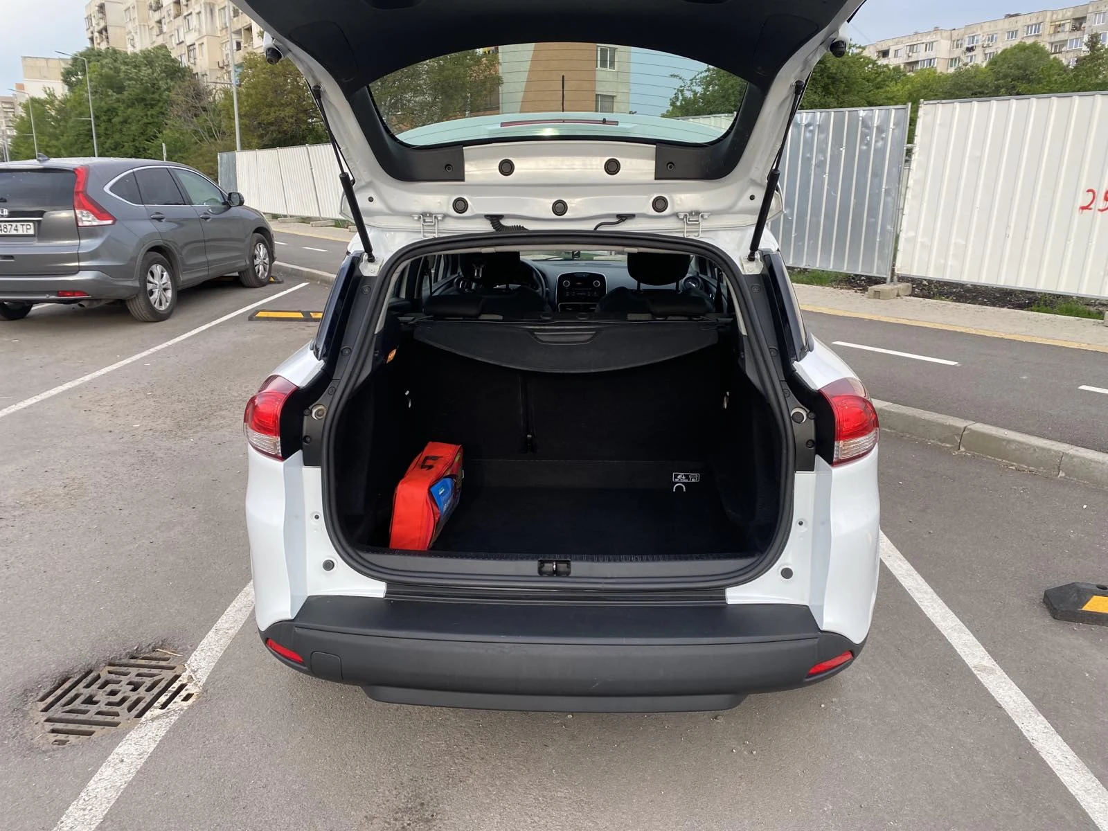 Renault Clio GrandTour 1.5 DCI, снимка 10 - Автомобили и джипове - 56234536