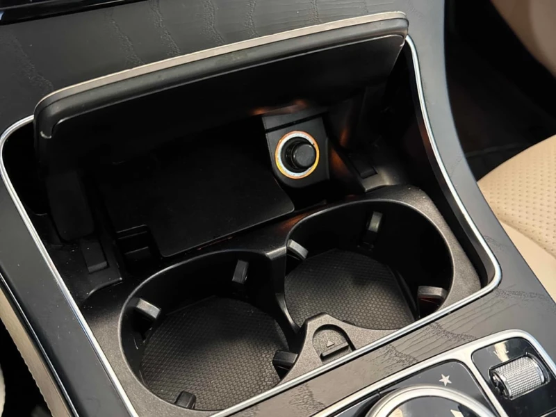 Mercedes-Benz GLC * 300 * CARFAX * ЦЕНА ДО БГ, снимка 14 - Автомобили и джипове - 53100496