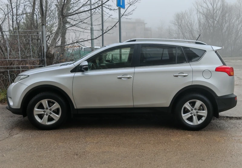 Toyota Rav4 Executive, снимка 2 - Автомобили и джипове - 53391674