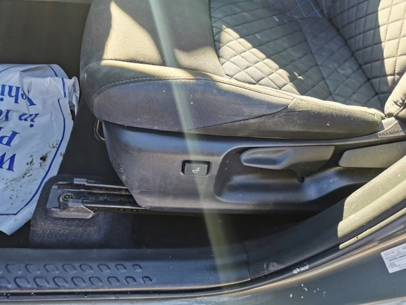 Toyota C-HR XLE FWD, снимка 11 - Автомобили и джипове - 53454176