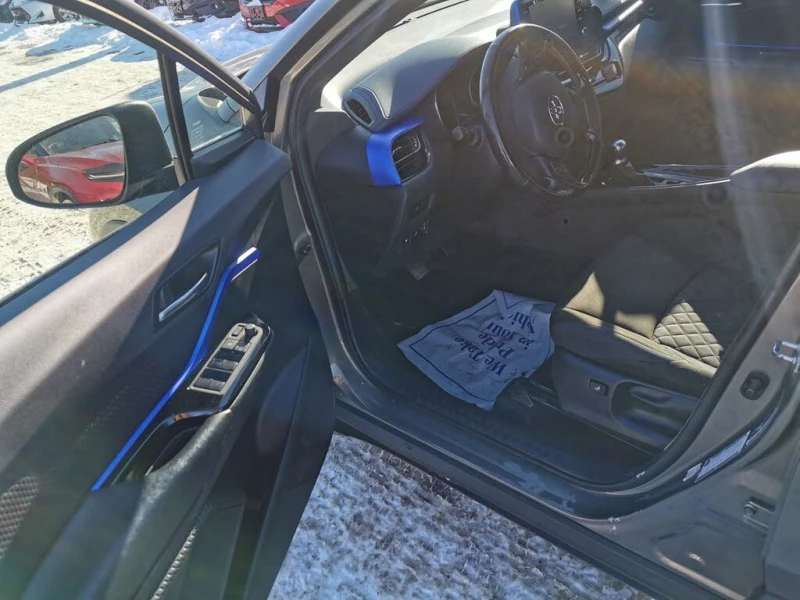 Toyota C-HR XLE FWD, снимка 9 - Автомобили и джипове - 53454176