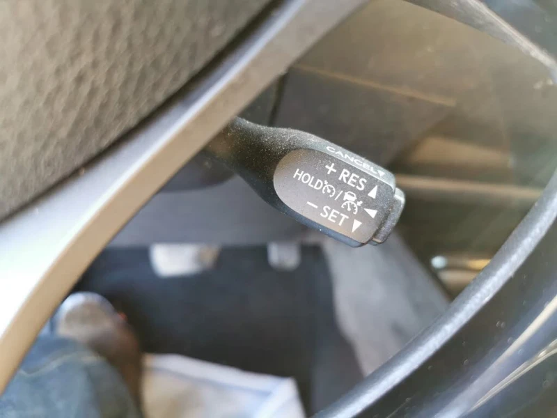 Toyota C-HR XLE FWD, снимка 16 - Автомобили и джипове - 53454176