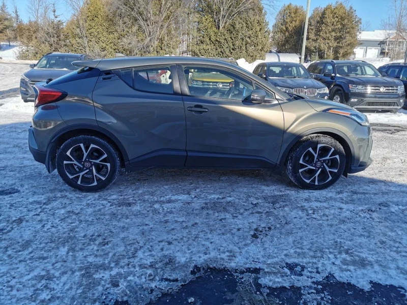 Toyota C-HR XLE FWD, снимка 4 - Автомобили и джипове - 53454176