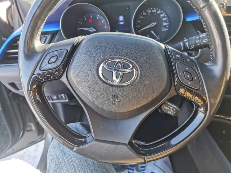 Toyota C-HR XLE FWD, снимка 12 - Автомобили и джипове - 53454176