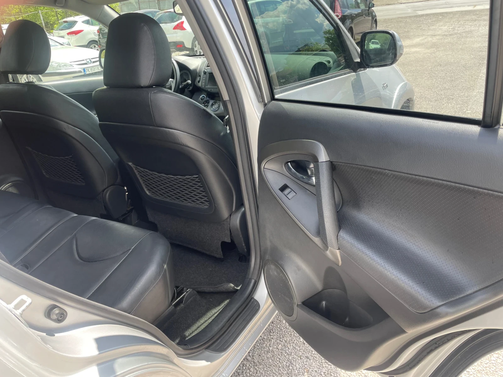 Toyota Rav4 2.2 DIZEL , АВТОМАТ, 4x4, НАВИГАЦИЯ, КОЖА, ПОДГРЕВ - изображение 10