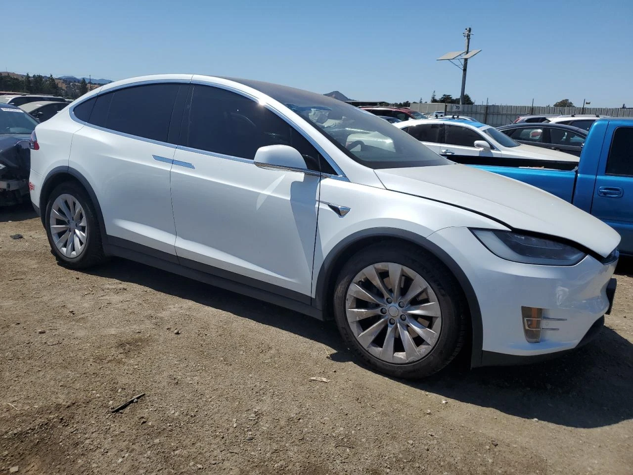 Tesla Model X 75D AWD - изображение 5