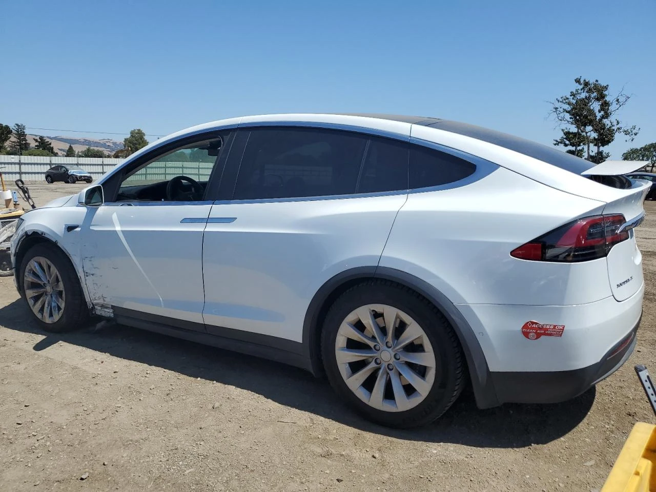 Tesla Model X 75D AWD - изображение 3