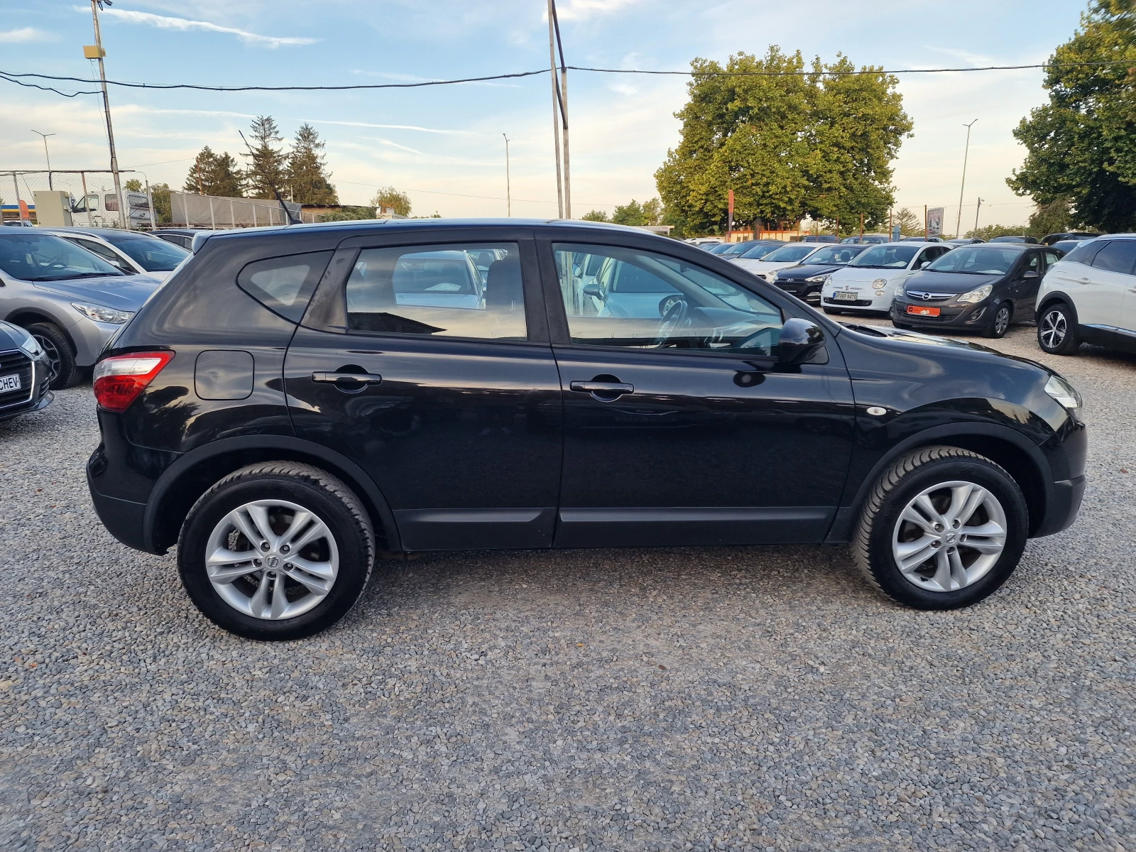 Nissan Qashqai 2.0i-141k.s-NAVI-KAMERA-PANORAMA - изображение 4