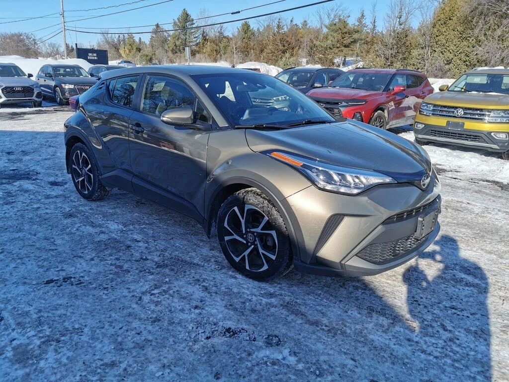 Toyota C-HR XLE FWD - изображение 3