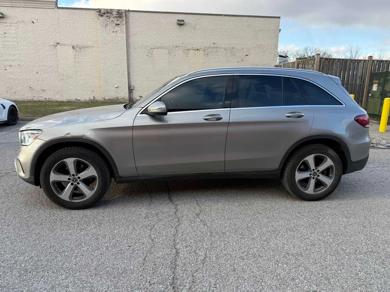 Mercedes-Benz GLC 300 CARFAX/ПАНОРАМА/ПОДГРЕВИ, снимка 3 - Автомобили и джипове - 53836314