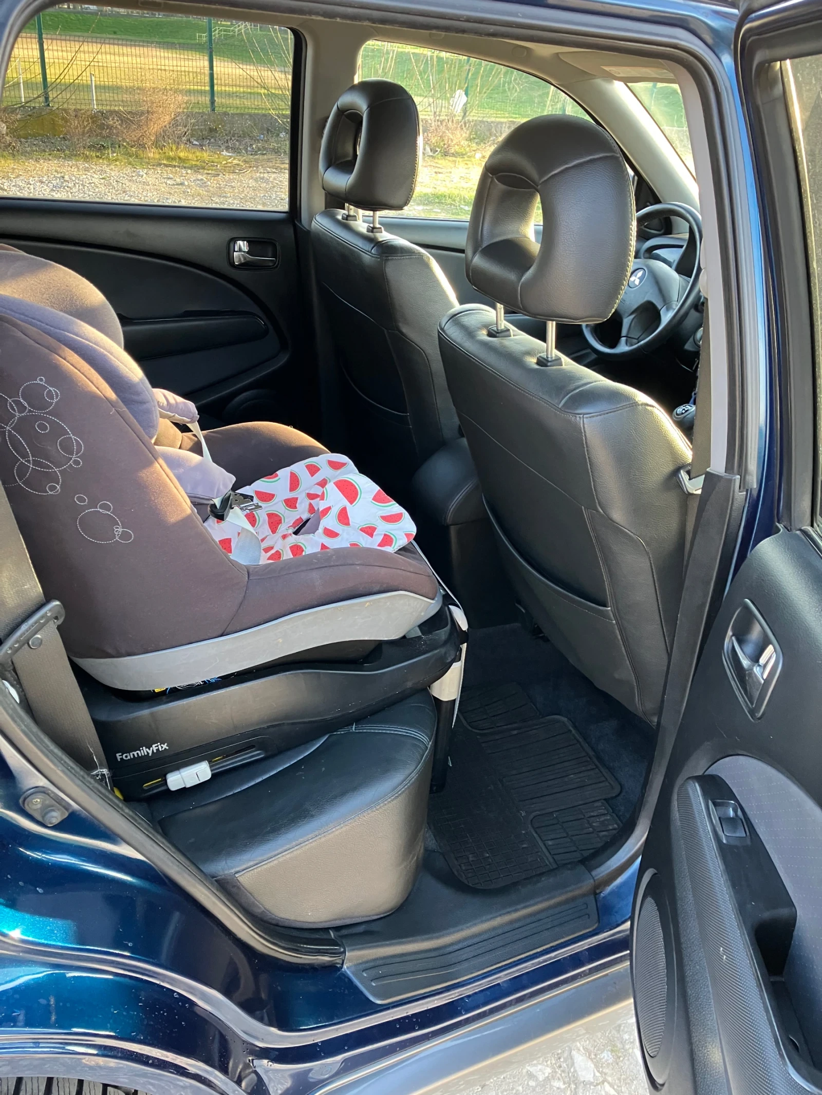 Mitsubishi Outlander I 2.4 i 16V 4WD, снимка 12 - Автомобили и джипове - 53865967