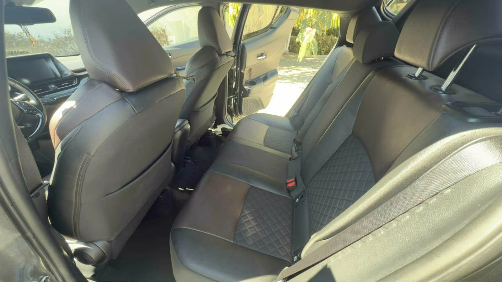 Toyota C-HR, снимка 6 - Автомобили и джипове - 53995158