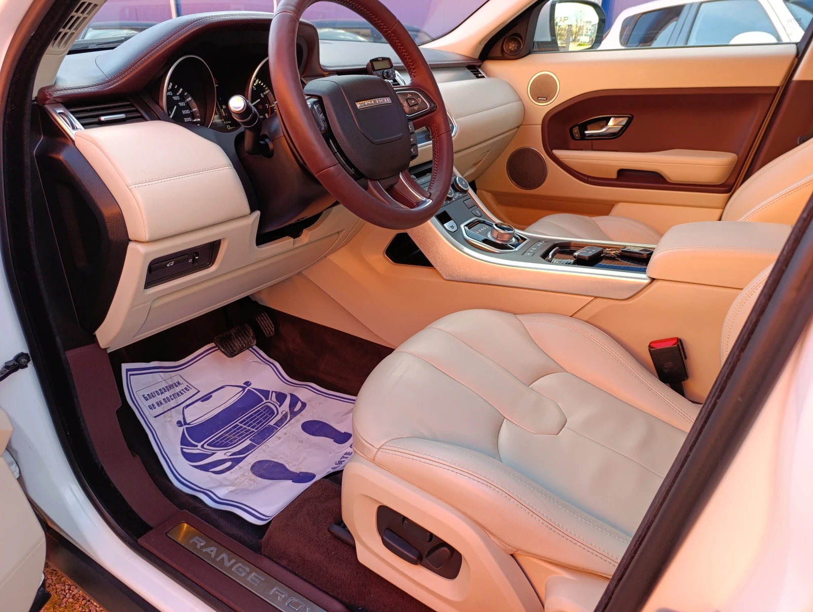 Land Rover Range Rover Evoque 2.0 Si4, снимка 8 - Автомобили и джипове - 54331031