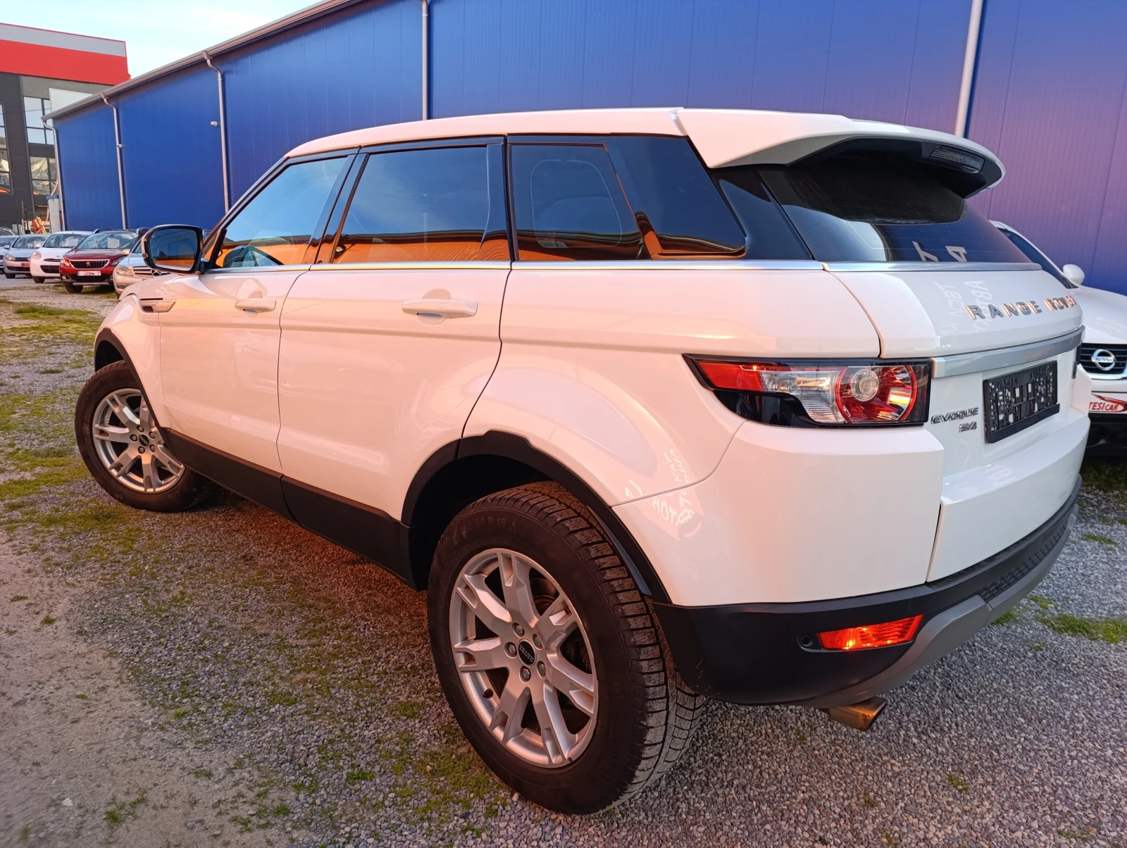 Land Rover Range Rover Evoque 2.0 Si4, снимка 3 - Автомобили и джипове - 54331031