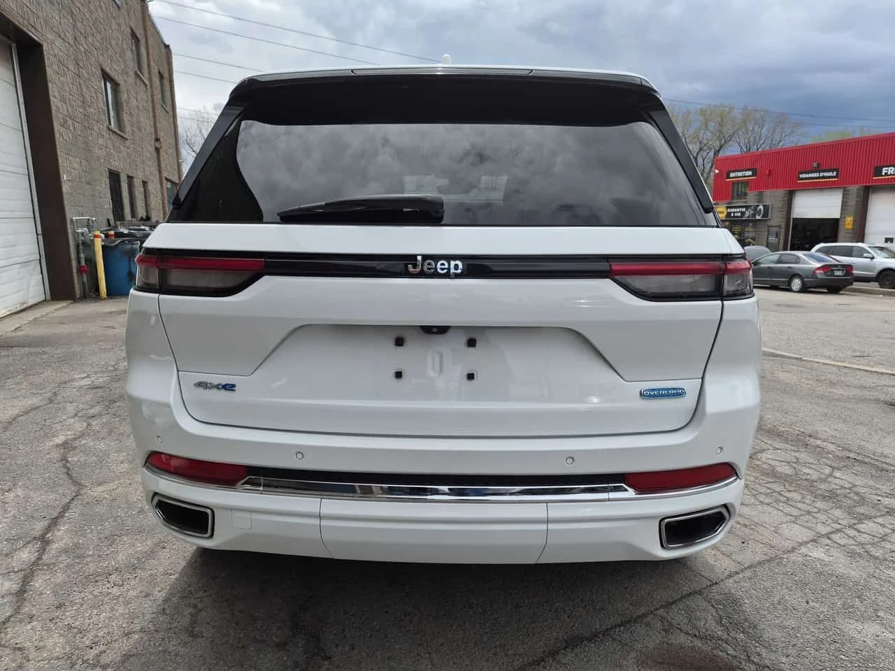 Jeep Grand cherokee * Overland * ДИСТРОНИК* КАМЕРА* ПАНОРАМА* , снимка 5 - Автомобили и джипове - 54608481