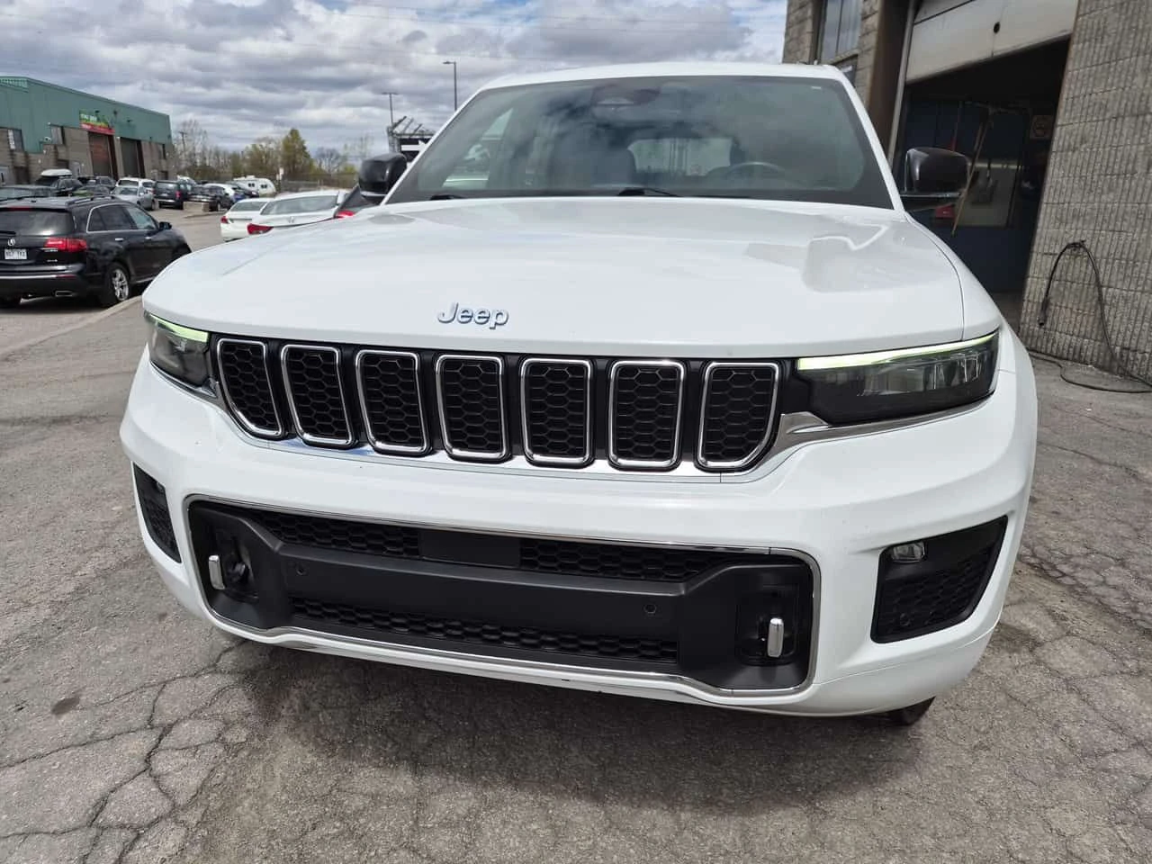 Jeep Grand cherokee * Overland * ДИСТРОНИК* КАМЕРА* ПАНОРАМА* , снимка 2 - Автомобили и джипове - 54608481
