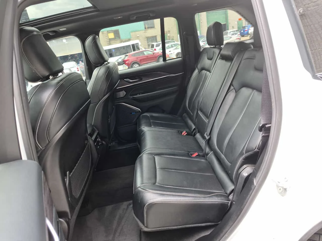 Jeep Grand cherokee * Overland * ДИСТРОНИК* КАМЕРА* ПАНОРАМА* , снимка 9 - Автомобили и джипове - 54608481