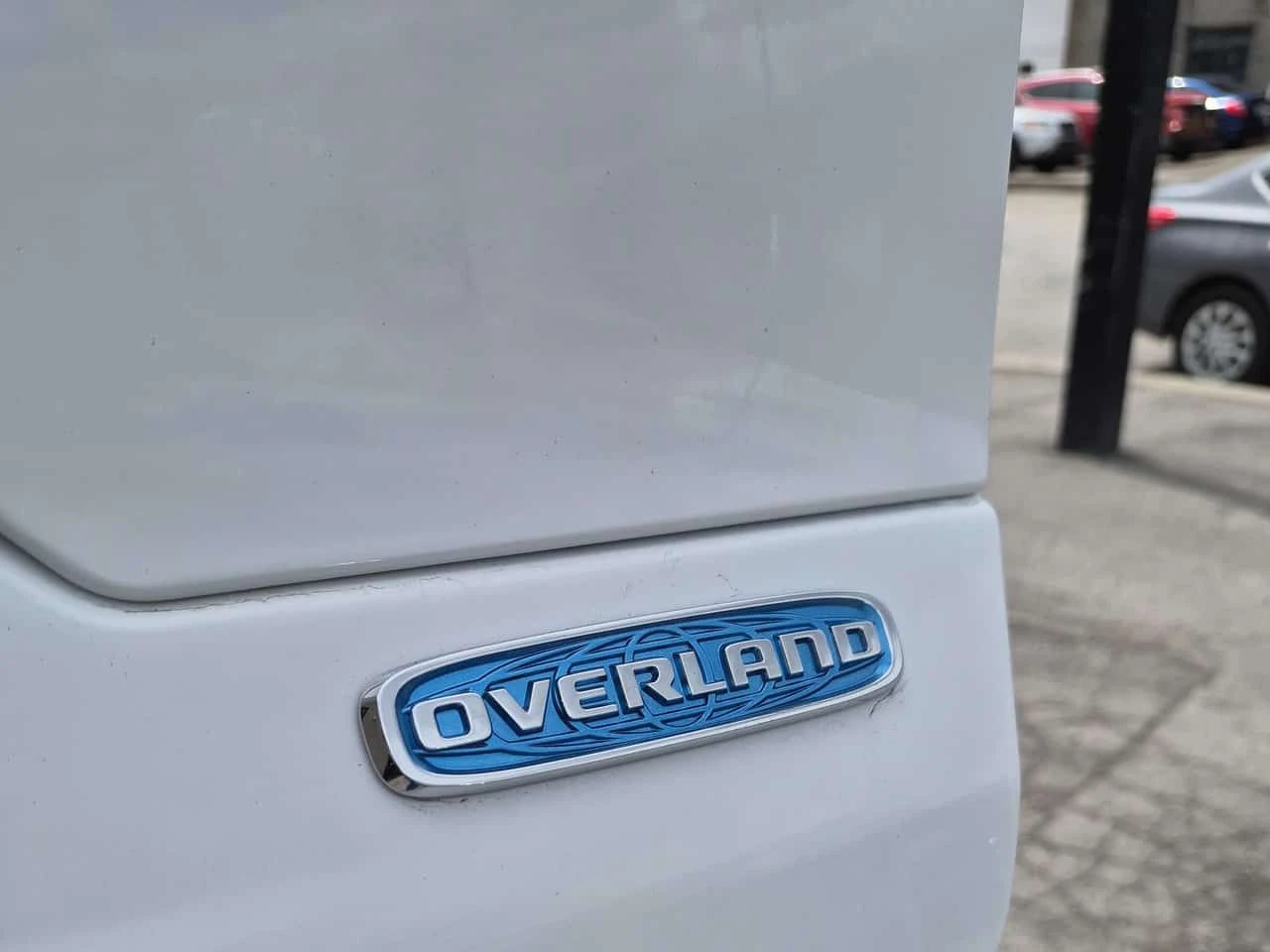 Jeep Grand cherokee * Overland * ДИСТРОНИК* КАМЕРА* ПАНОРАМА* , снимка 17 - Автомобили и джипове - 54608481