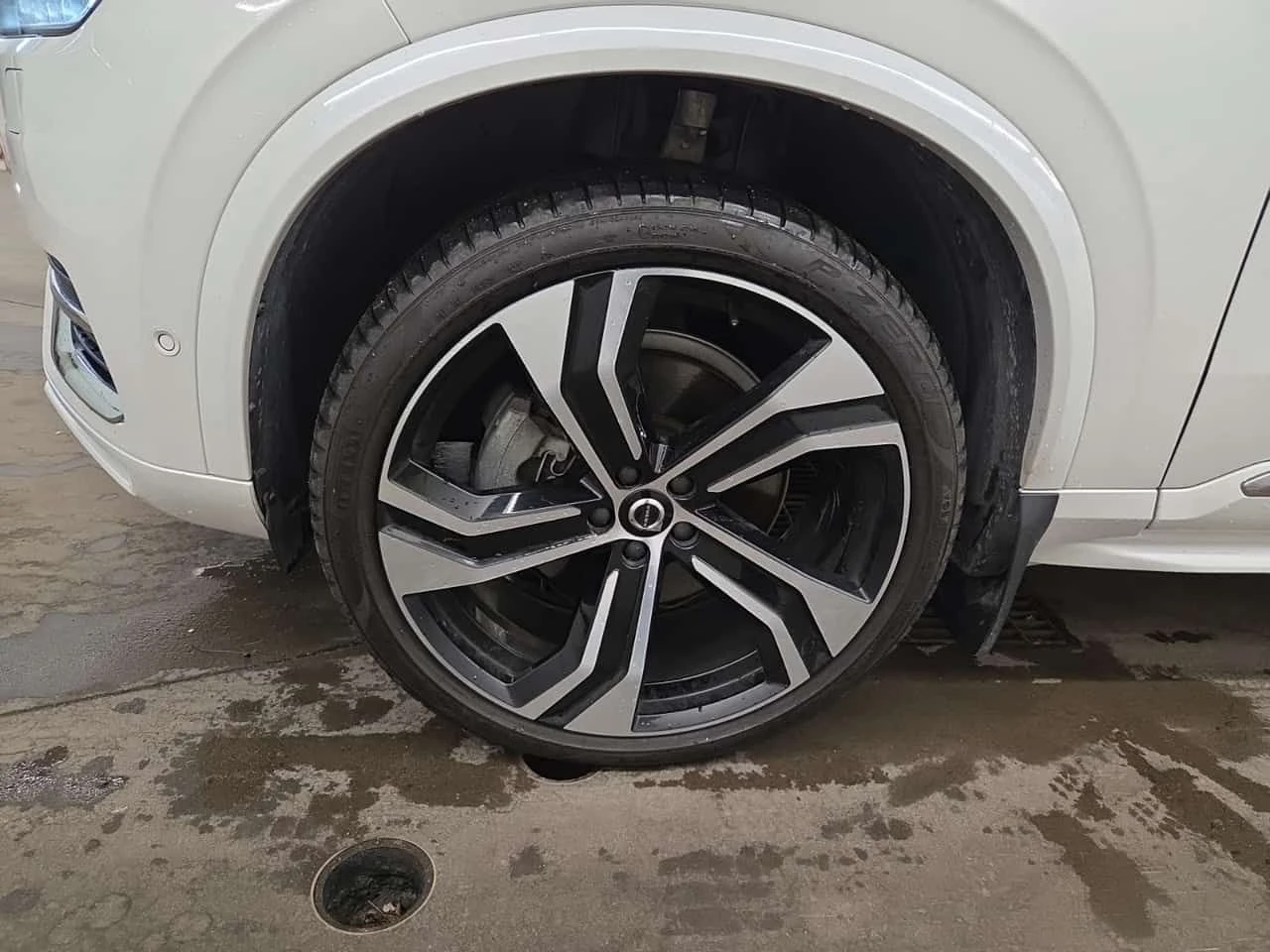 Volvo Xc90 * ULTIMATE BRIGHT THEME * CARFAX * Без инциденти *, снимка 15 - Автомобили и джипове - 55538893