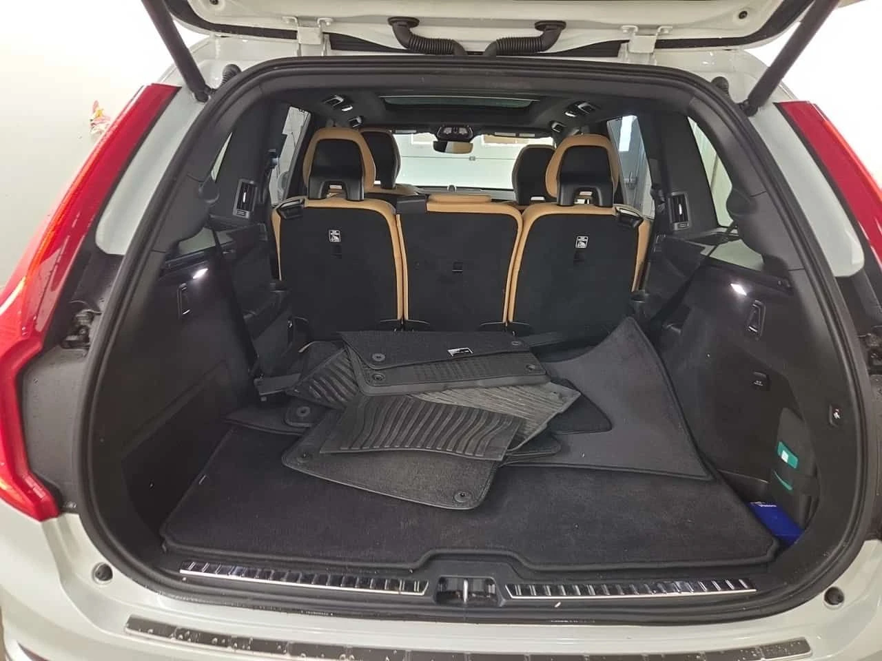 Volvo Xc90 * ULTIMATE BRIGHT THEME * CARFAX * Без инциденти *, снимка 14 - Автомобили и джипове - 55538893