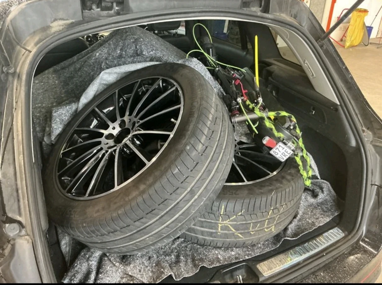 Mercedes-Benz GLC 250 AMG Night Pack / Панорама /360/, снимка 8 - Автомобили и джипове - 55540584