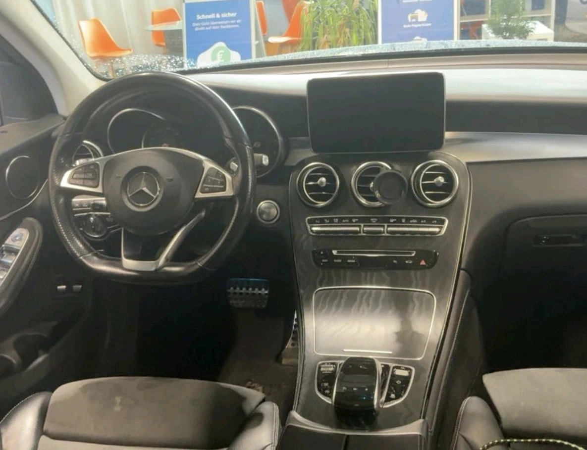 Mercedes-Benz GLC 250 AMG Night Pack / Панорама /360/, снимка 7 - Автомобили и джипове - 55540584
