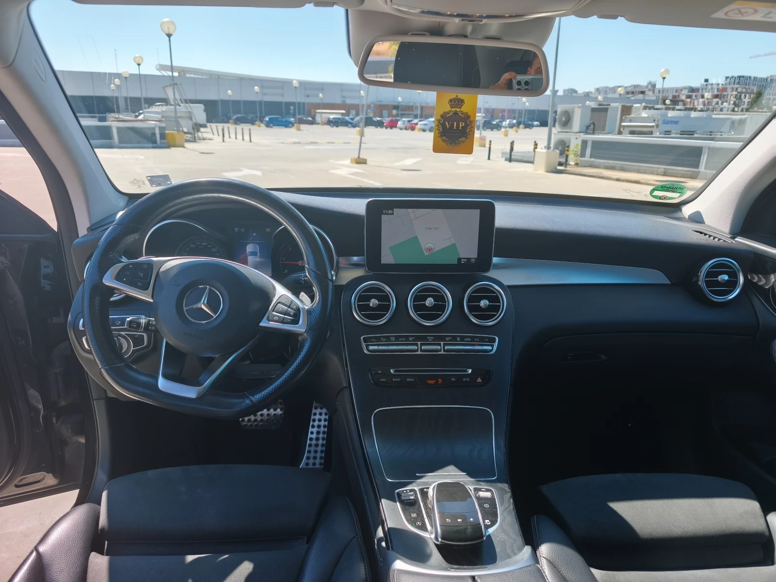 Mercedes-Benz GLC 250 AMG Night Pack / Панорама /360/Печка , снимка 10 - Автомобили и джипове - 55840294