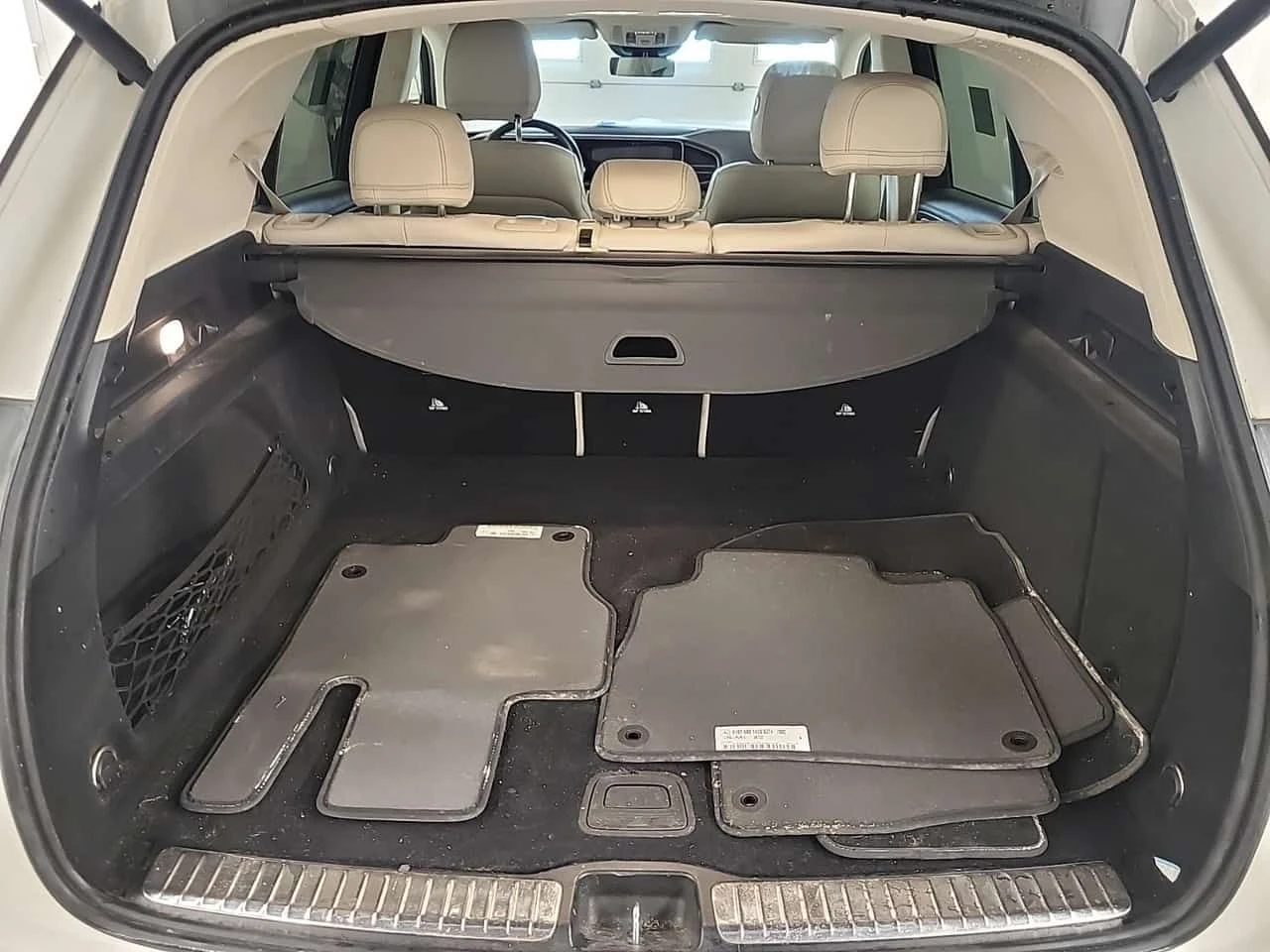 Mercedes-Benz GLE 350 * CARFAX * Без инциденти * От Mercedes * , снимка 14 - Автомобили и джипове - 55585581