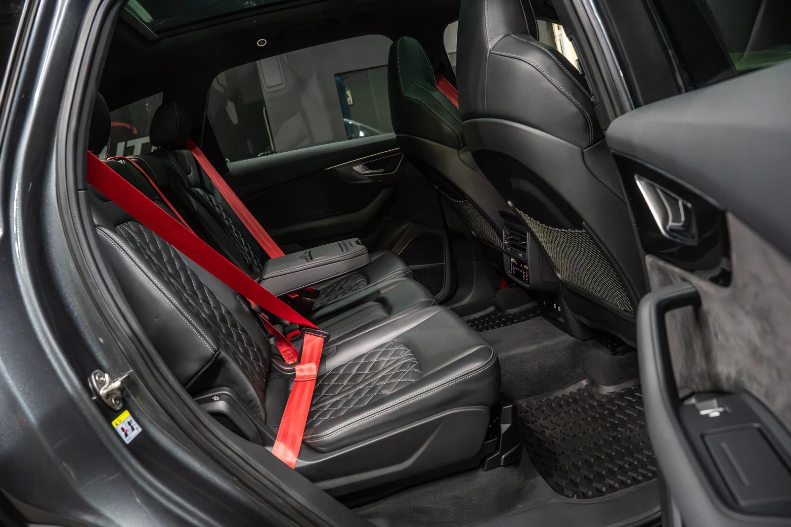 Audi SQ7 4.0TFSI /MATRIX/ 35.000km/PANO/B&O/6+ 1/, снимка 11 - Автомобили и джипове - 55598126