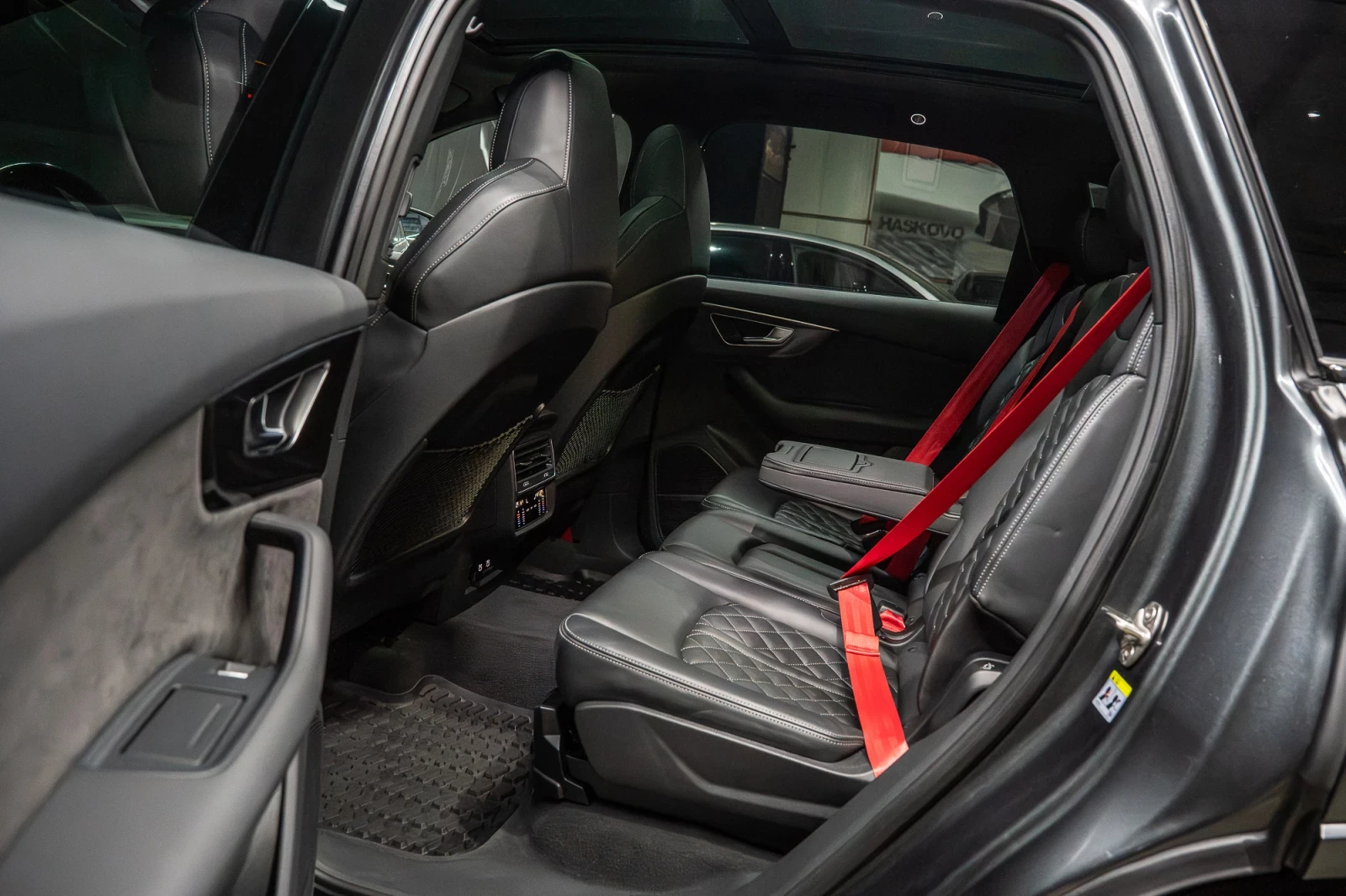 Audi SQ7 4.0TFSI /MATRIX/ 35.000km/PANO/B&O/6+ 1/, снимка 12 - Автомобили и джипове - 55598126