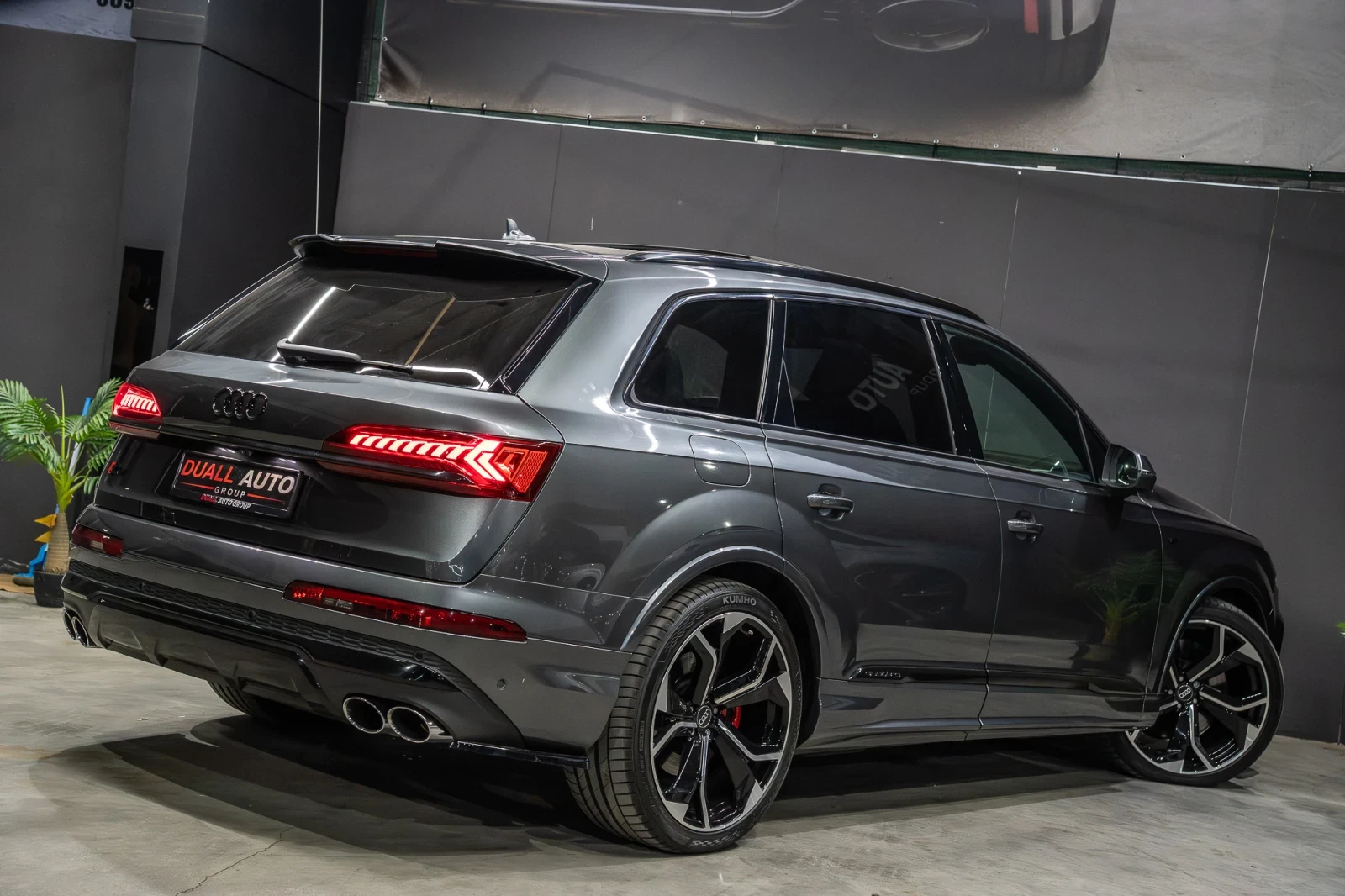 Audi SQ7 4.0TFSI /MATRIX/ 35.000km/PANO/B&O/6+ 1/, снимка 4 - Автомобили и джипове - 55598126