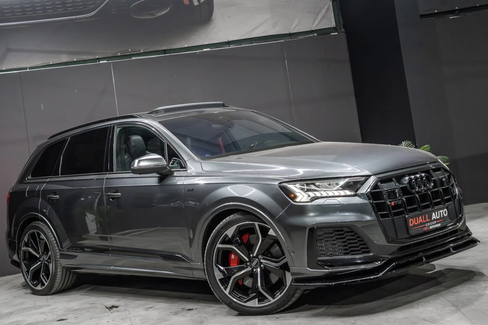 Audi SQ7 4.0TFSI /MATRIX/ 35.000km/PANO/B&O/6+ 1/, снимка 3 - Автомобили и джипове - 55598126