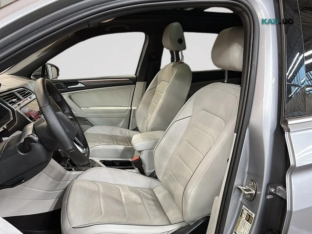 VW Tiguan R-Line 4Motion * АвтоКредит * (ЦЕНА ДО БГ), снимка 8 - Автомобили и джипове - 56167276