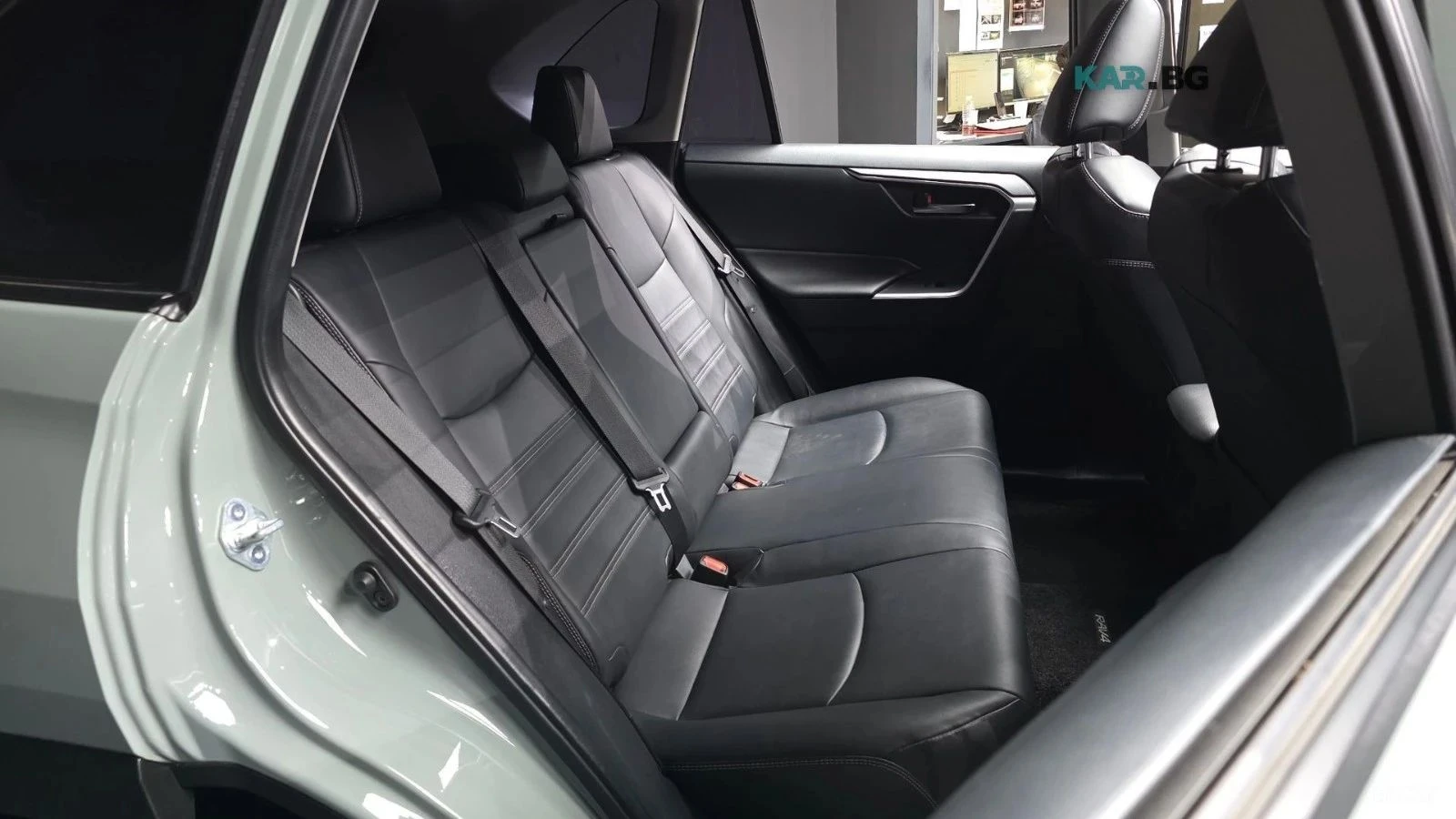 Toyota Rav4, снимка 12 - Автомобили и джипове - 56706734