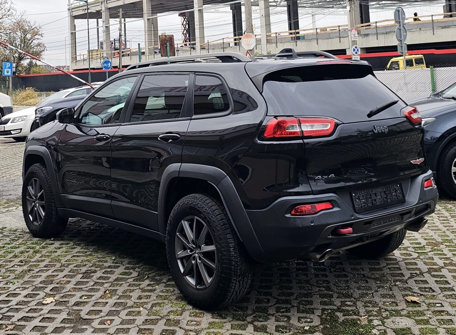Jeep Cherokee 3.2 V6 Trailhawk 4x4 , снимка 4 - Автомобили и джипове - 56728552