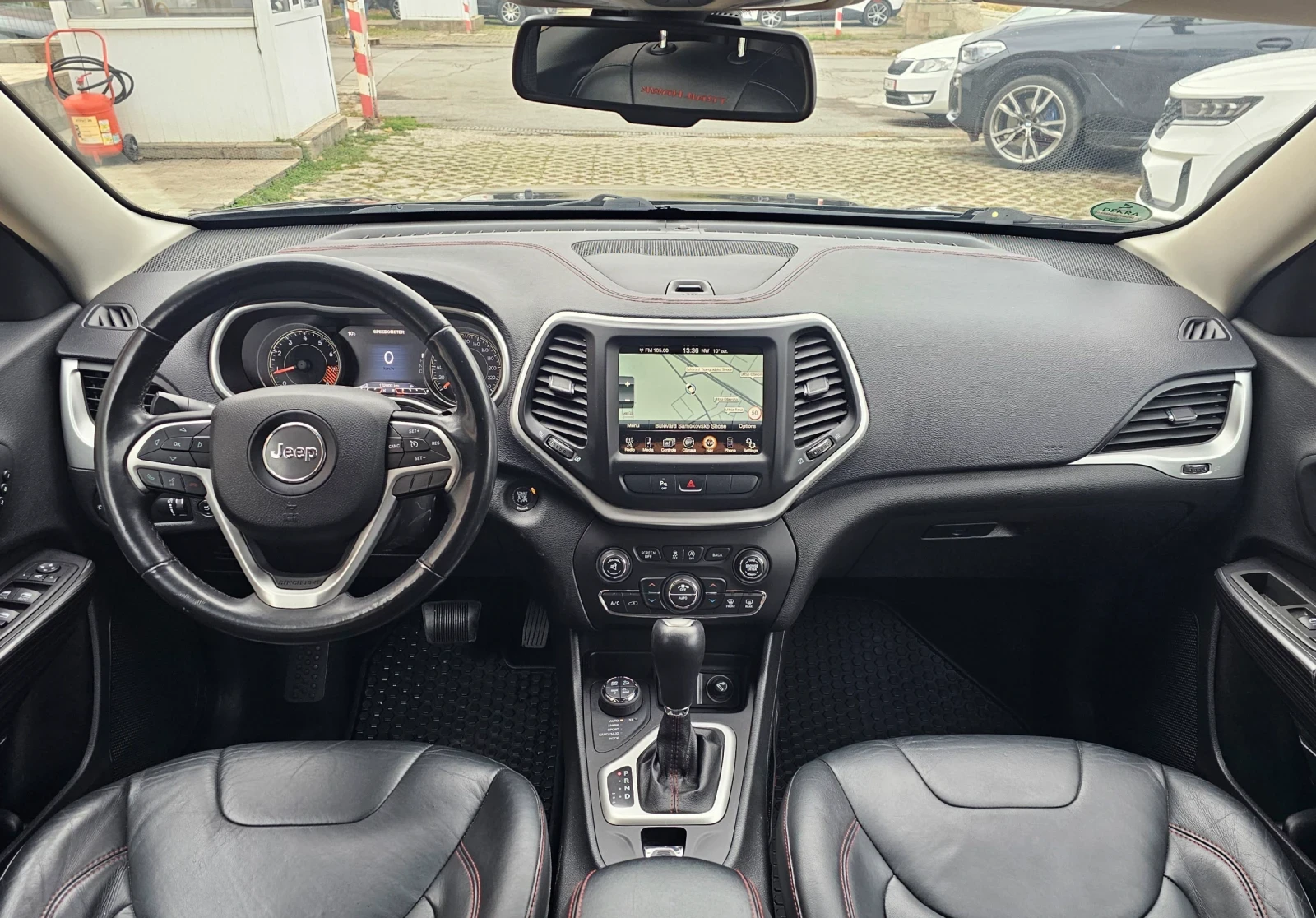 Jeep Cherokee 3.2 V6 Trailhawk 4x4 , снимка 11 - Автомобили и джипове - 56728552