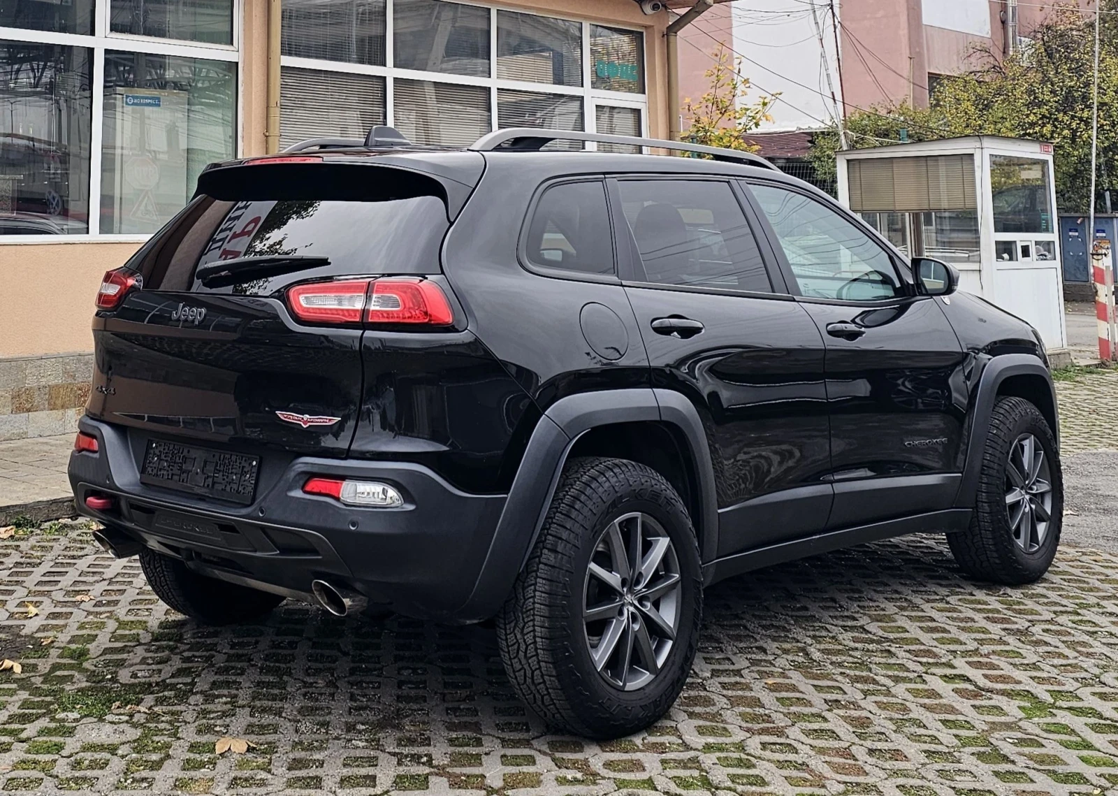 Jeep Cherokee 3.2 V6 Trailhawk 4x4 , снимка 5 - Автомобили и джипове - 56728552