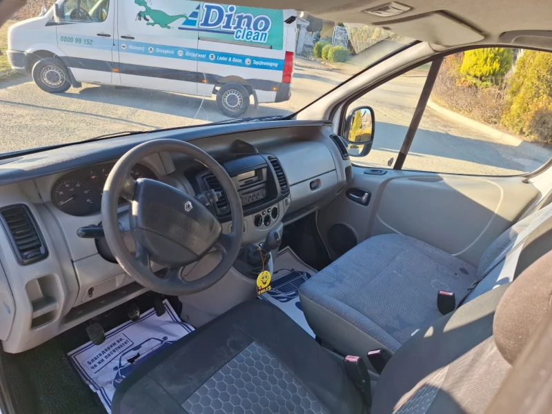 Renault Trafic, снимка 9 - Бусове и автобуси - 48602602