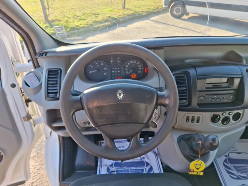 Renault Trafic, снимка 10 - Бусове и автобуси - 48602602