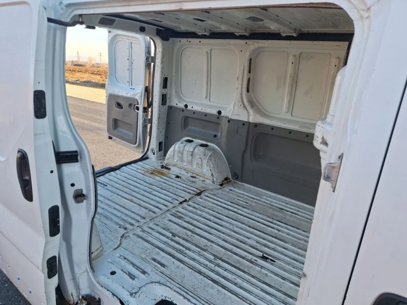 Renault Trafic, снимка 14 - Бусове и автобуси - 48602602