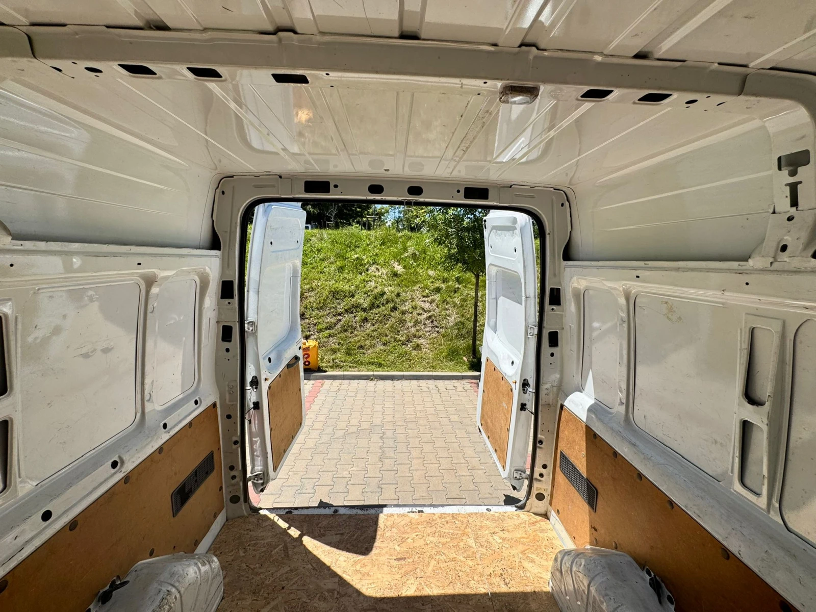 Ford Transit 2.2 TDCI КЛИМА L1H2, снимка 9 - Бусове и автобуси - 54962851