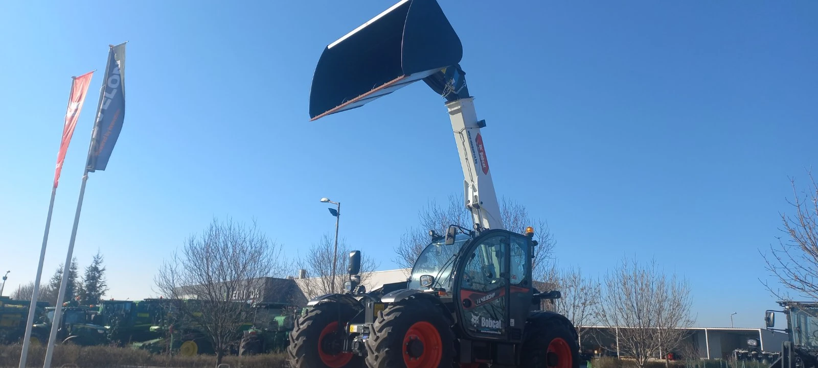 Телескопичен товарач Bobcat TL43.80HF Agri 3 stars - изображение 3
