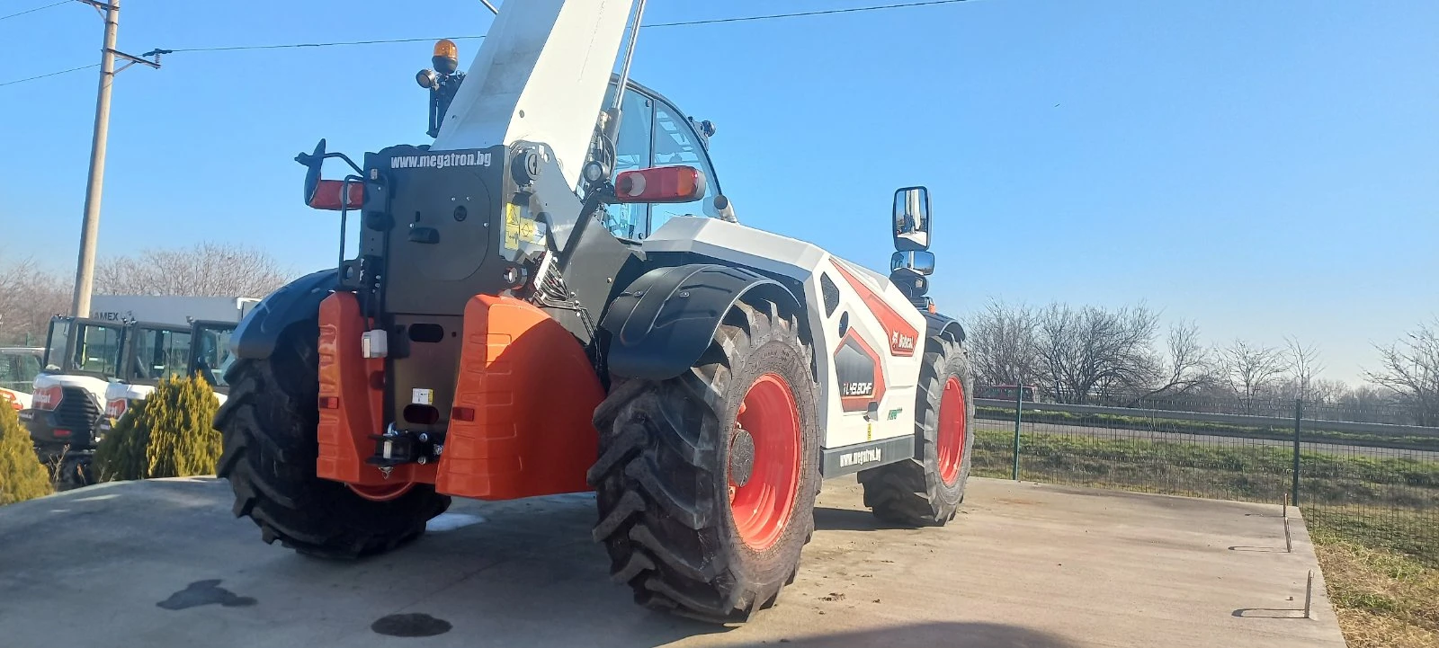 Телескопичен товарач Bobcat TL43.80HF Agri 3 stars - изображение 4