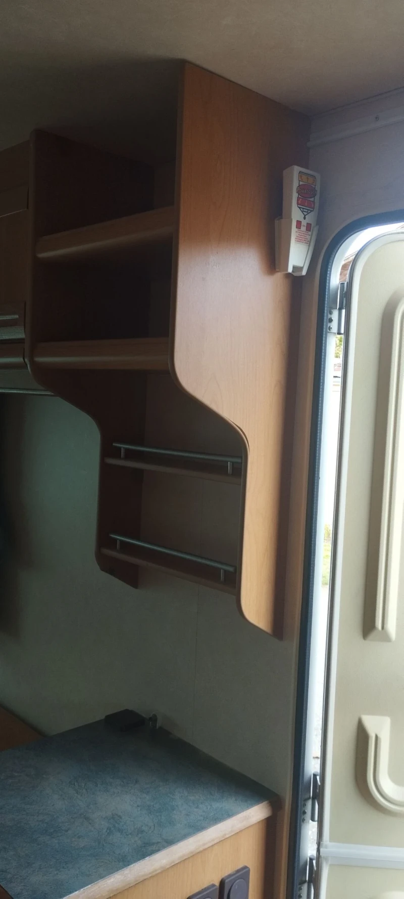 Каравана Adria Unica 391, снимка 12 - Каравани и кемпери - 52515335