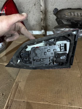 Opel Astra K SW Tourer 2017г вътрешен ляв стоп, снимка 2