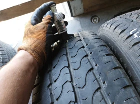 Гуми Летни 235/65R16, снимка 3