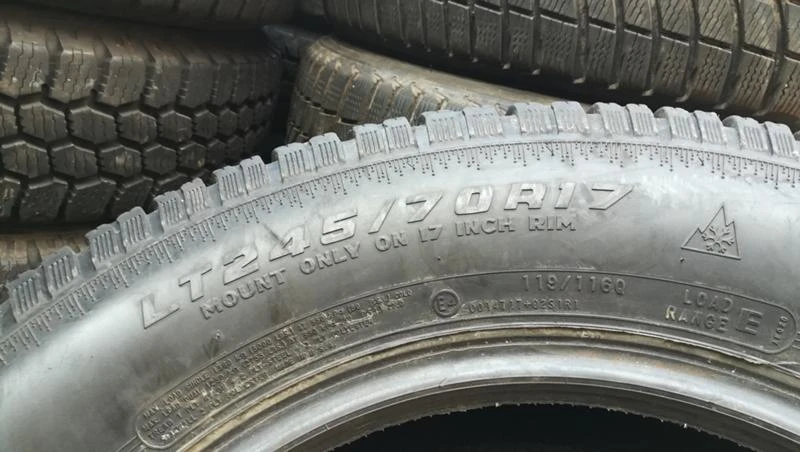 Гуми Зимни 245/70R17, снимка 9 - Гуми и джанти - 26740842