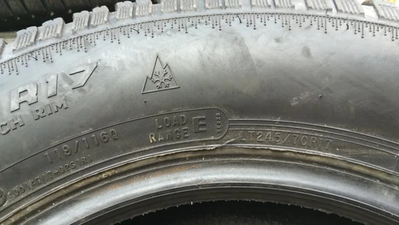 Гуми Зимни 245/70R17, снимка 8 - Гуми и джанти - 26740842