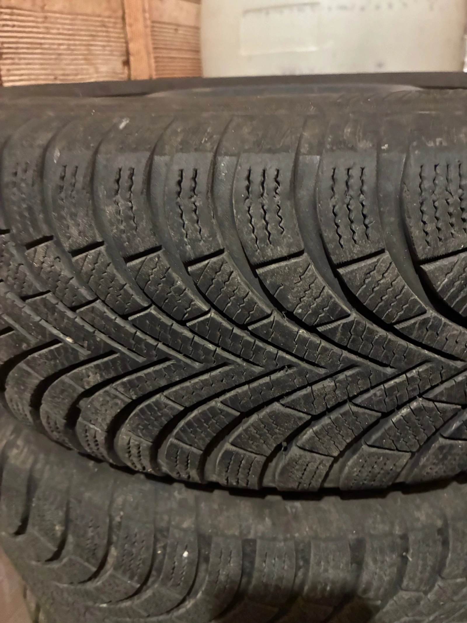 ���� � ������ 205/55R16 �� VW Sharan | Mobile.bg � ����������� 4